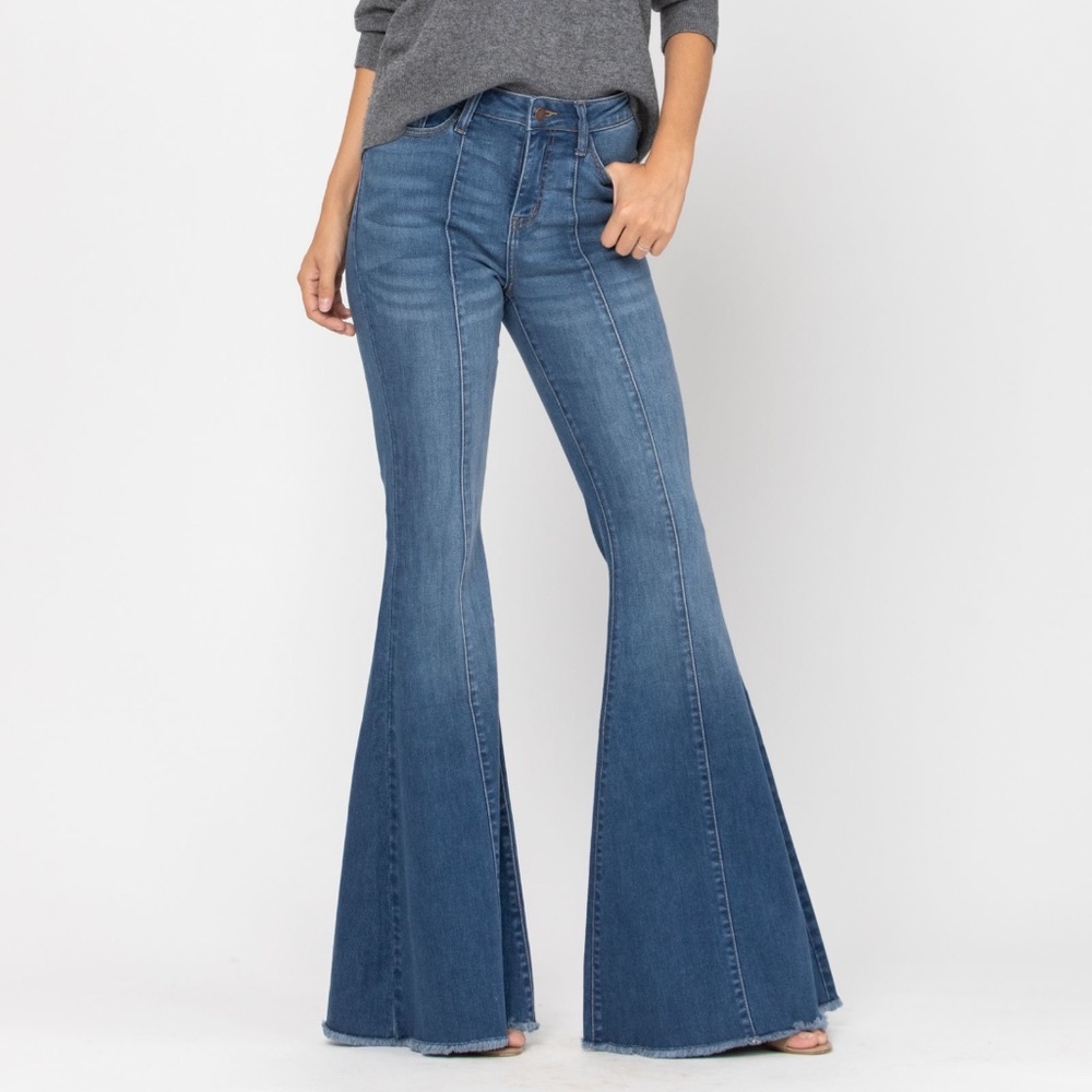 Last 1- Store Closing‼️ High Rise Flare Jeans - Picture 11 of 12